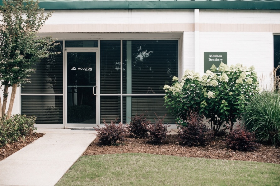 Front door of Moulton Dentistry of Hoover